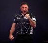 WK Darts: Gerwyn Price heeft het niet onder de markt in zijn tweede ronde, Adrian Lewis maakt zich op voor duel tegen andere ex-wereldkampioen