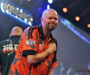 WK Darts zit erop voor Raymond van Barneveld: Nederlander verliest met duidelijke cijfers van ex-wereldkampioen