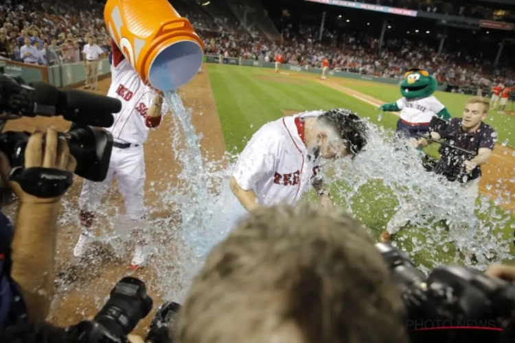 ? Boston weet wel hoe het feesten moet: baseballkampioenen krijgen onwaarschijnlijke parade door de stad