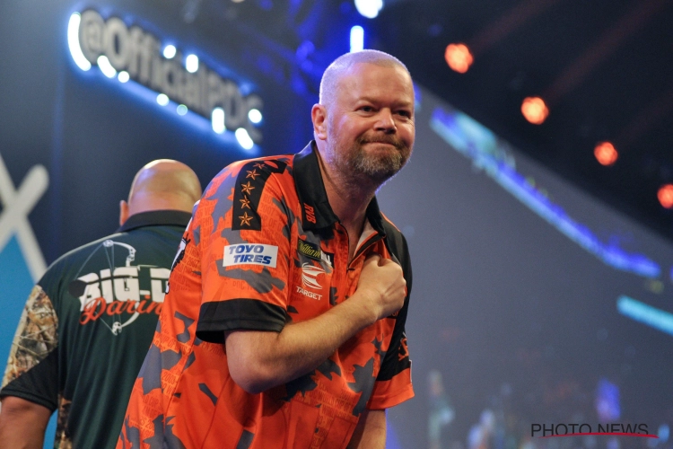 WK Darts zit erop voor Raymond van Barneveld: Nederlander verliest met duidelijke cijfers van ex-wereldkampioen